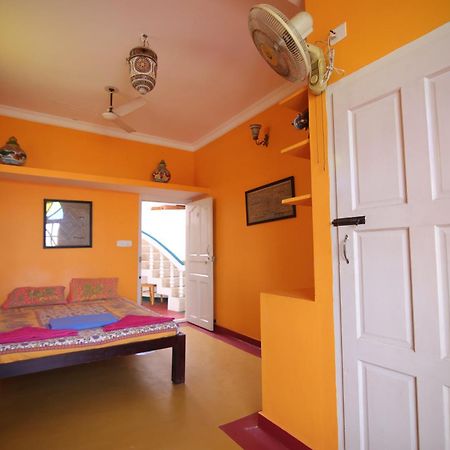 Holi-Wood Guesthouse Puducherry Eksteriør billede